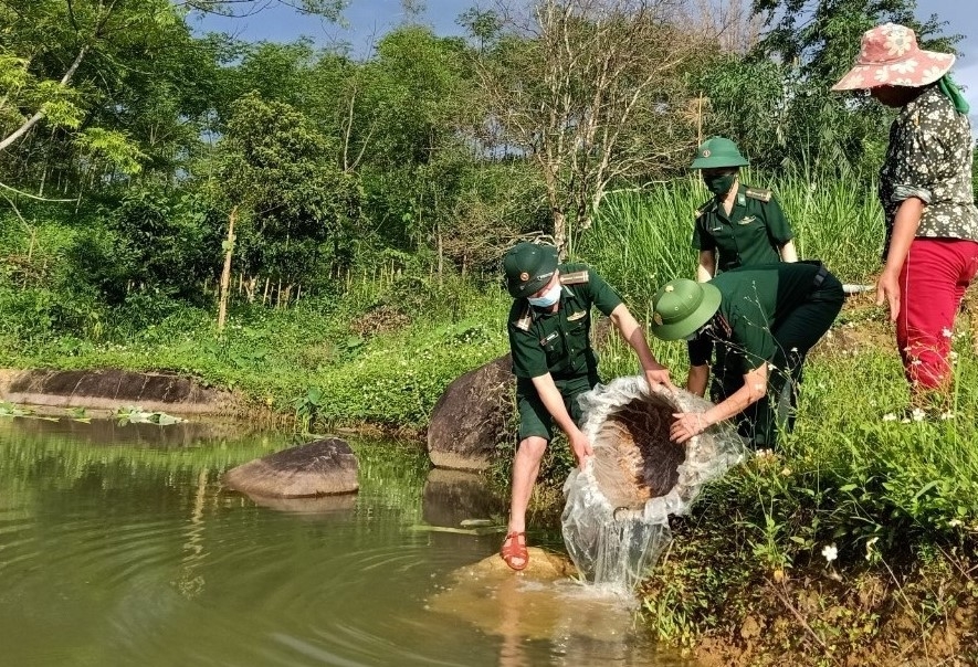 Nghệ An: Chung tay giúp đỡ các xã nghèo miền Tây xóa đói giảm nghèo Nghệ An: Chung tay giúp đỡ các xã nghèo miền Tây xóa đói giảm nghèo