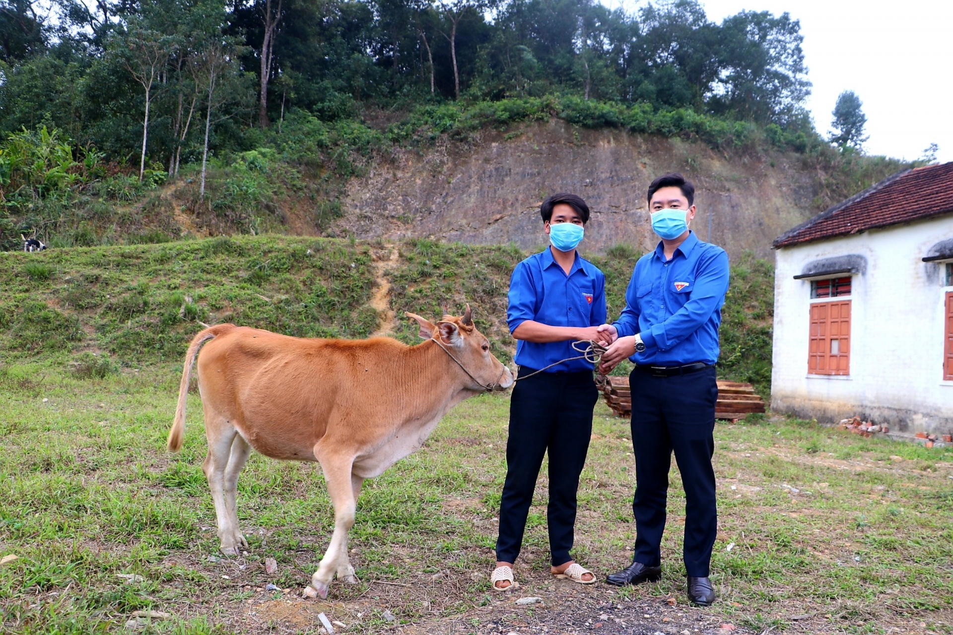 Nghệ An: Chung tay giúp đỡ các xã nghèo miền Tây xóa đói giảm nghèo Nghệ An: Chung tay giúp đỡ các xã nghèo miền Tây xóa đói giảm nghèo