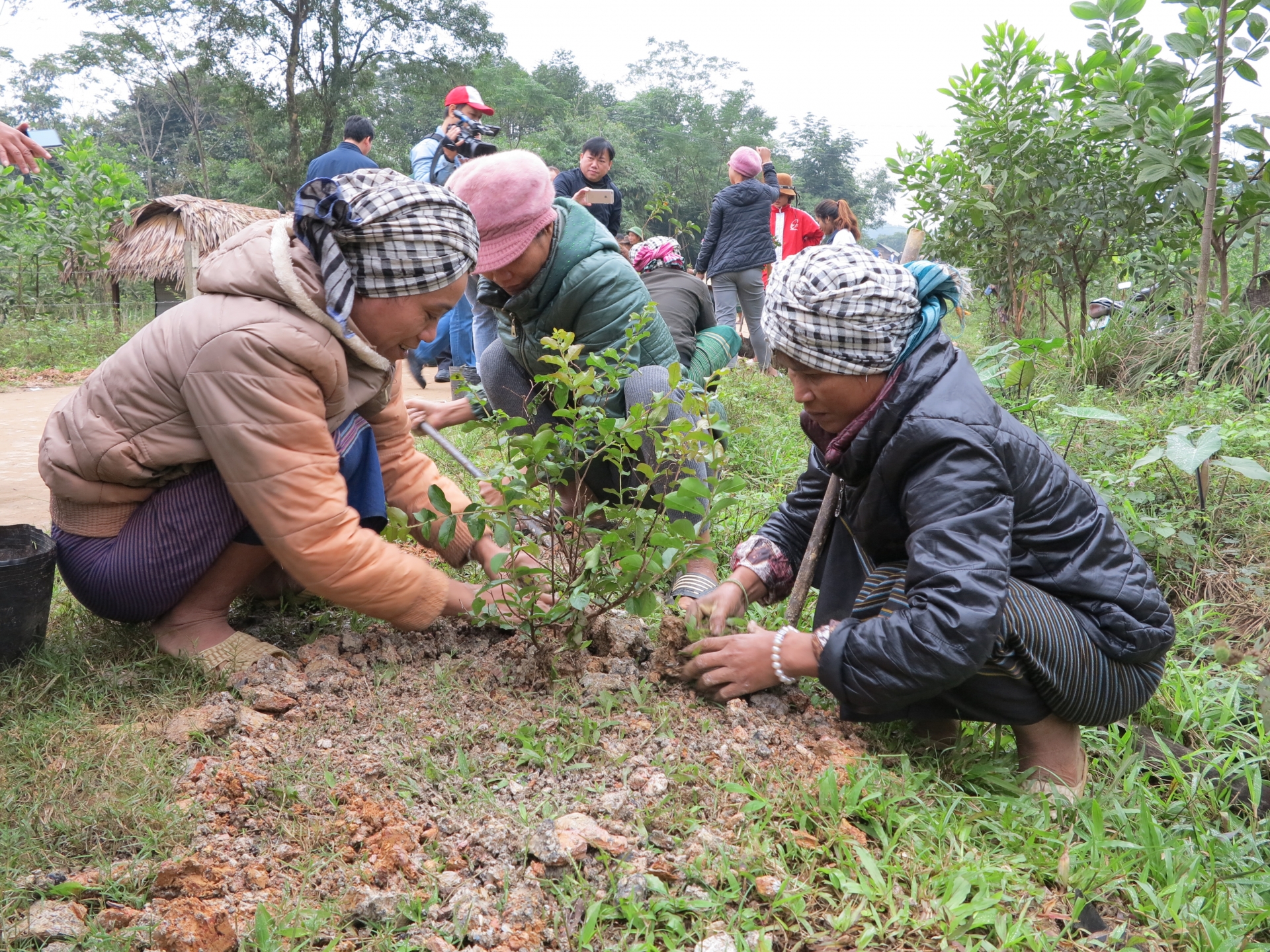 Khởi công xây dựng công trình bản nông thôn mới kiểu mẫu Khởi công xây dựng công trình bản nông thôn mới kiểu mẫu