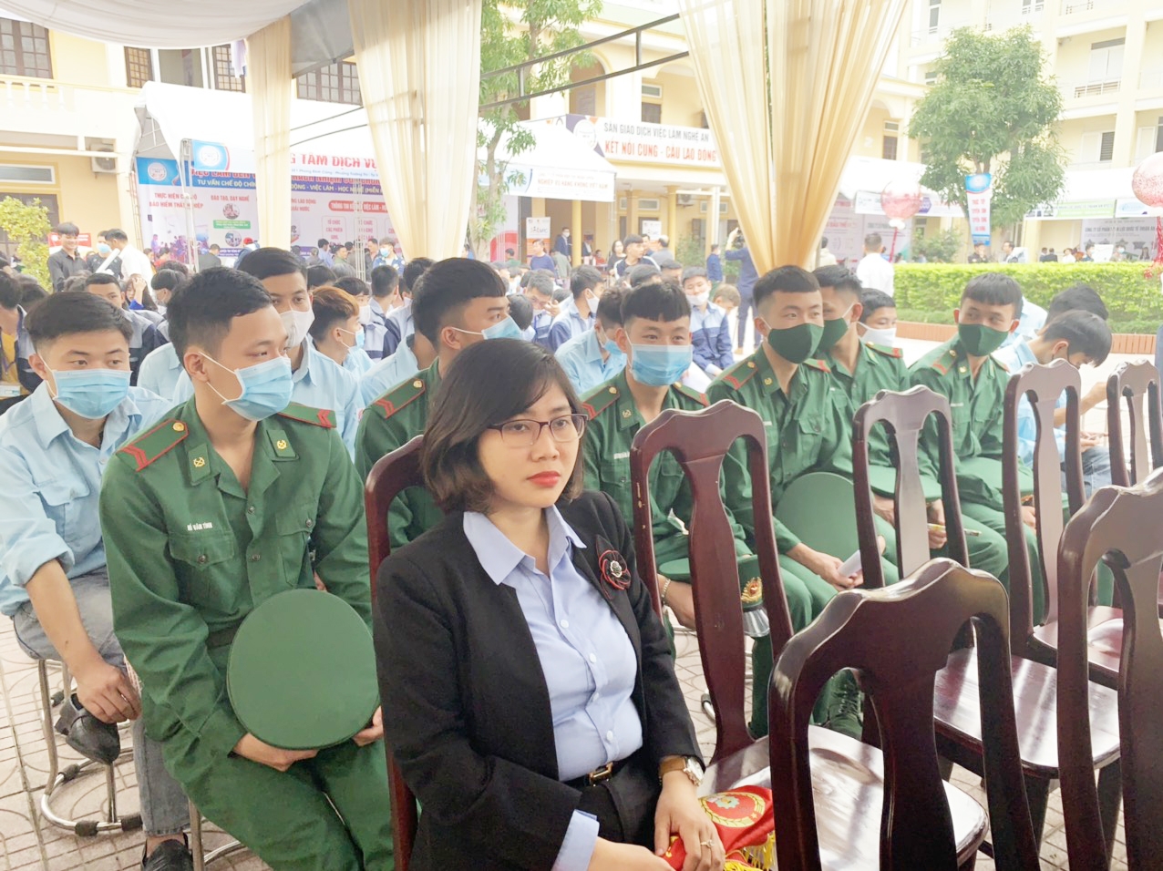 Tuyển dụng hơn 7.000 lao động làm việc trong và ngoài nước Tuyển dụng hơn 7.000 lao động làm việc trong và ngoài nước