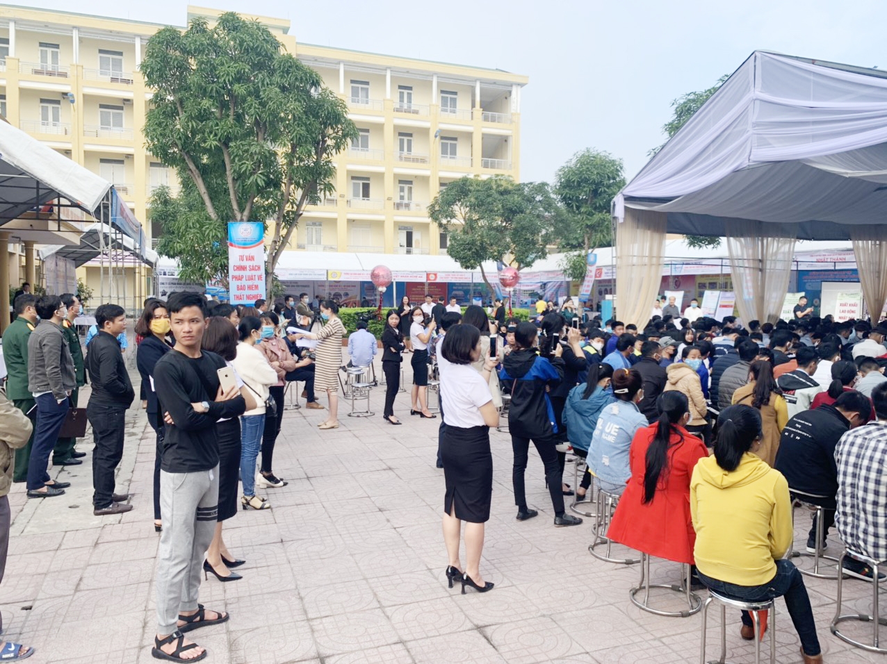 Tuyển dụng hơn 7.000 lao động làm việc trong và ngoài nước Tuyển dụng hơn 7.000 lao động làm việc trong và ngoài nước