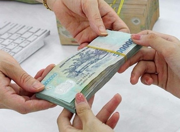 Từ 1/1/2021, lương của chồng có thể chuyển thẳng vào tài khoản vợ: Cần hiểu đúng. Từ 1/1/2021, lương của chồng có thể chuyển thẳng vào tài khoản vợ: Cần hiểu đúng.