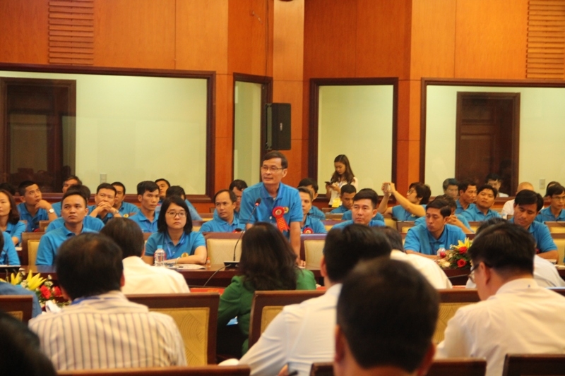 Thủ tướng gặp gỡ, lắng nghe những ý kiến của công nhân kỹ thuật cao thu tuong gap go lang nghe nhung y kien cua cong nhan ky thuat cao