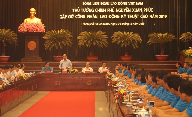 Thủ tướng gặp gỡ, lắng nghe những ý kiến của công nhân kỹ thuật cao thu tuong gap go lang nghe nhung y kien cua cong nhan ky thuat cao