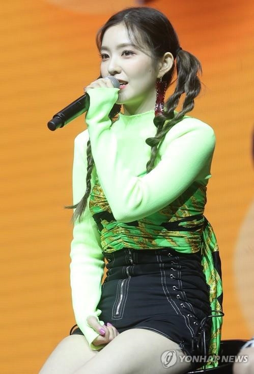 duong mich phoi do ra sao de vua tranh nang vua dep khi di game show