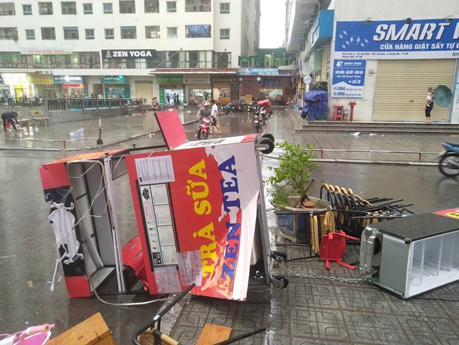 mua dong khien hang loat phuong tien do lan loc tren pho ha noi