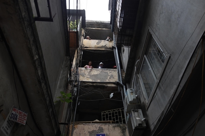 hinh anh hien truong vu chay chuong cop o khu tap the kim lien