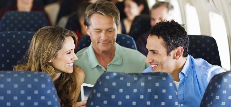 nhung kieu hanh khach khien nguoi khac phat dien tren may bay