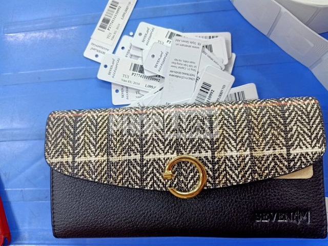 Quản lý thị trường vào cuộc sau nghi vấn thời trang giả danh xuất xứ quan ly thi truong vao cuoc kiem tra cac thuong hieu thoi trang gia danh xuat xu