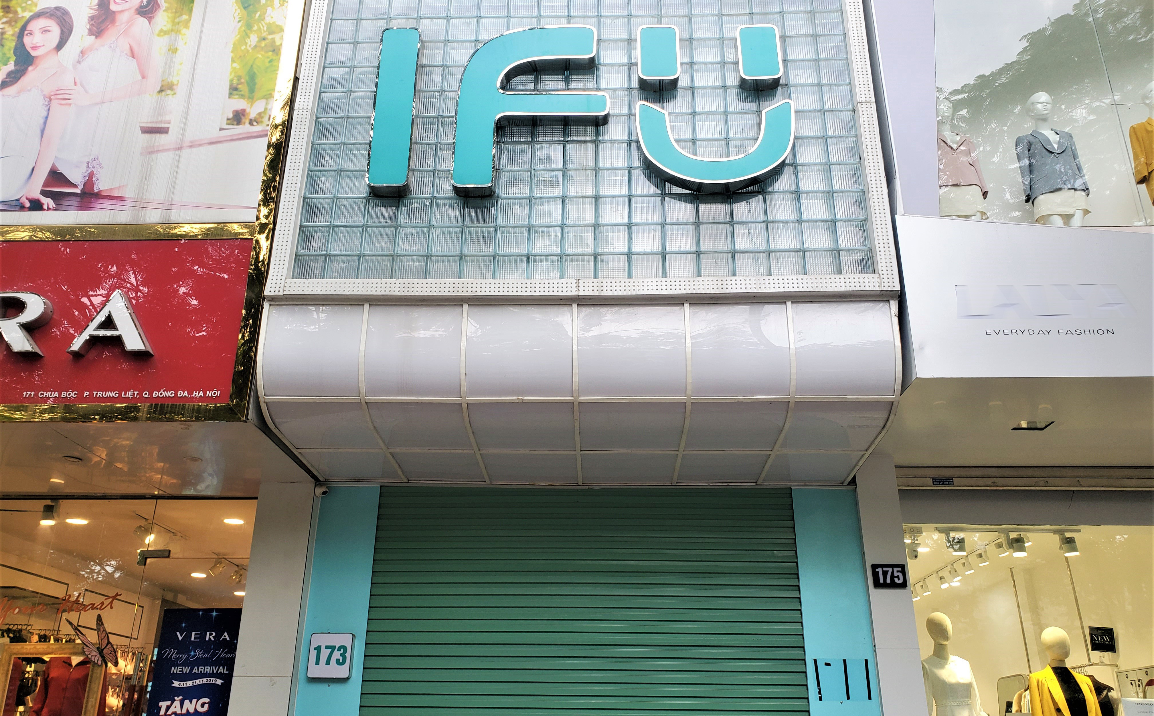 ifu dong loat cua hang giua tam bao am tham trao nhan mac quan ao