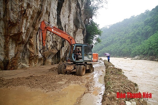 sau bao so 3 gan 100 diem sat lo tai thanh hoa quoc lo 15c 16a van ach tac