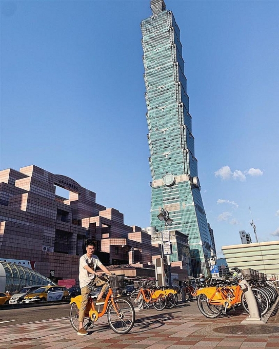 sao viet dong loat khoe anh du hi trong ky nghi 29