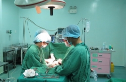 Ngộ độc thuốc tê, sản phụ rơi vào tình trạng hôn mê sâu sau khi sinh con