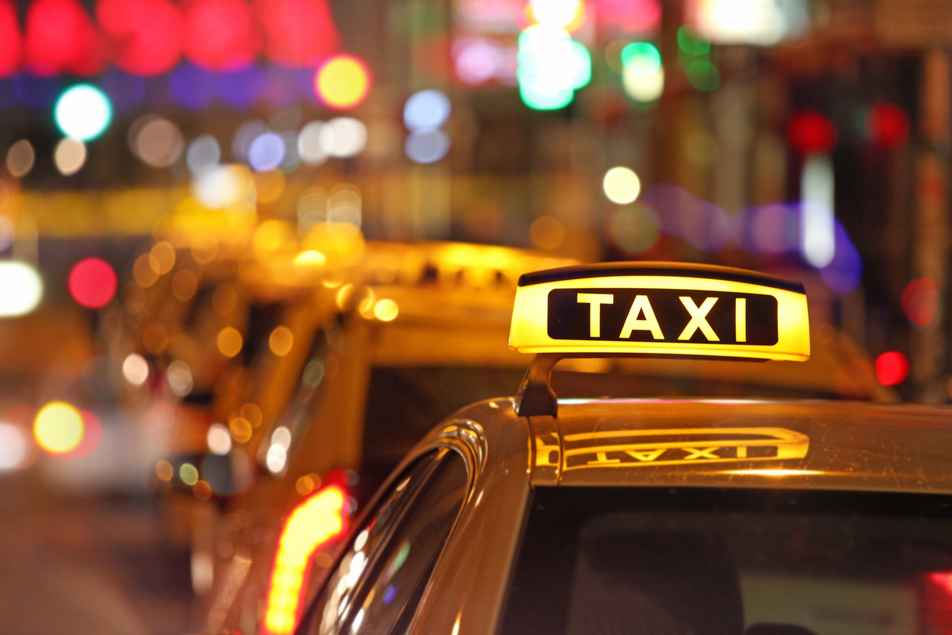 Sở GTVT Hà Nội quy định 5 màu "áo" cơ bản cho taxi Hà Nội