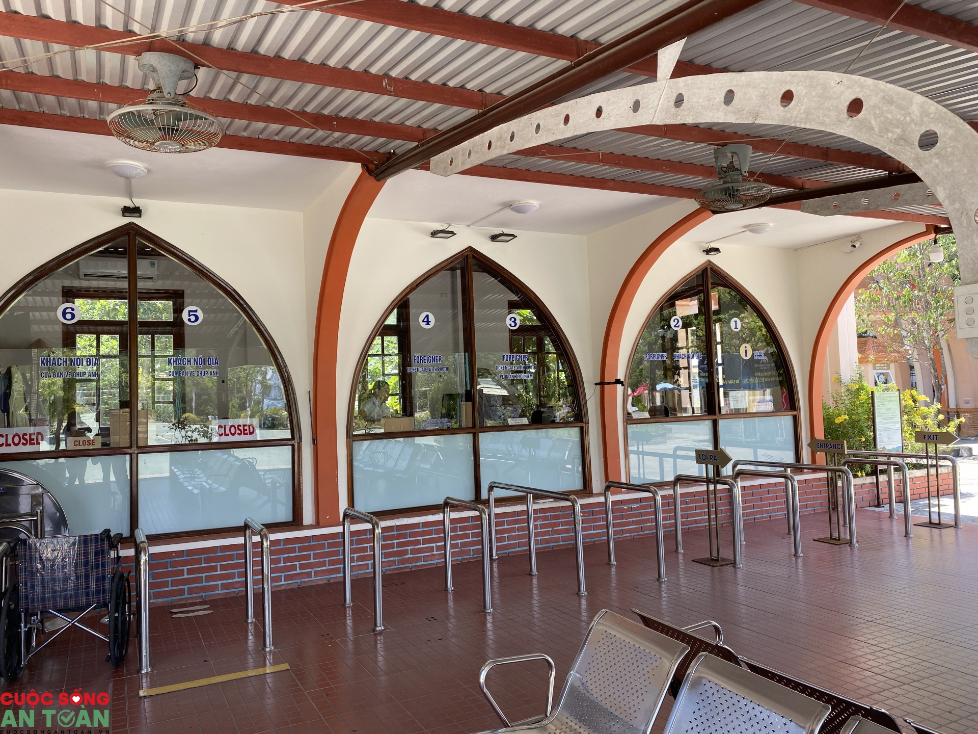 undefined 0235 img 1226