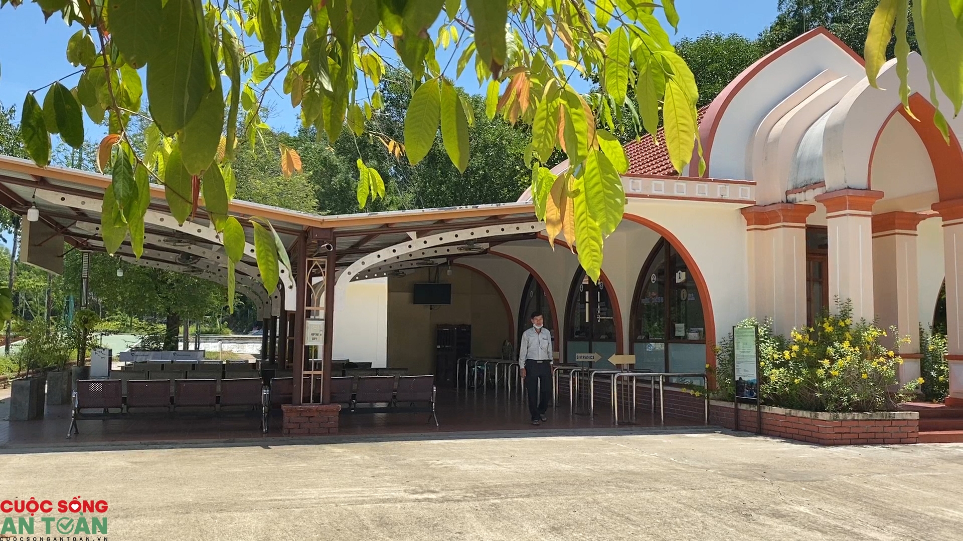 undefined 0253 img 1282still002