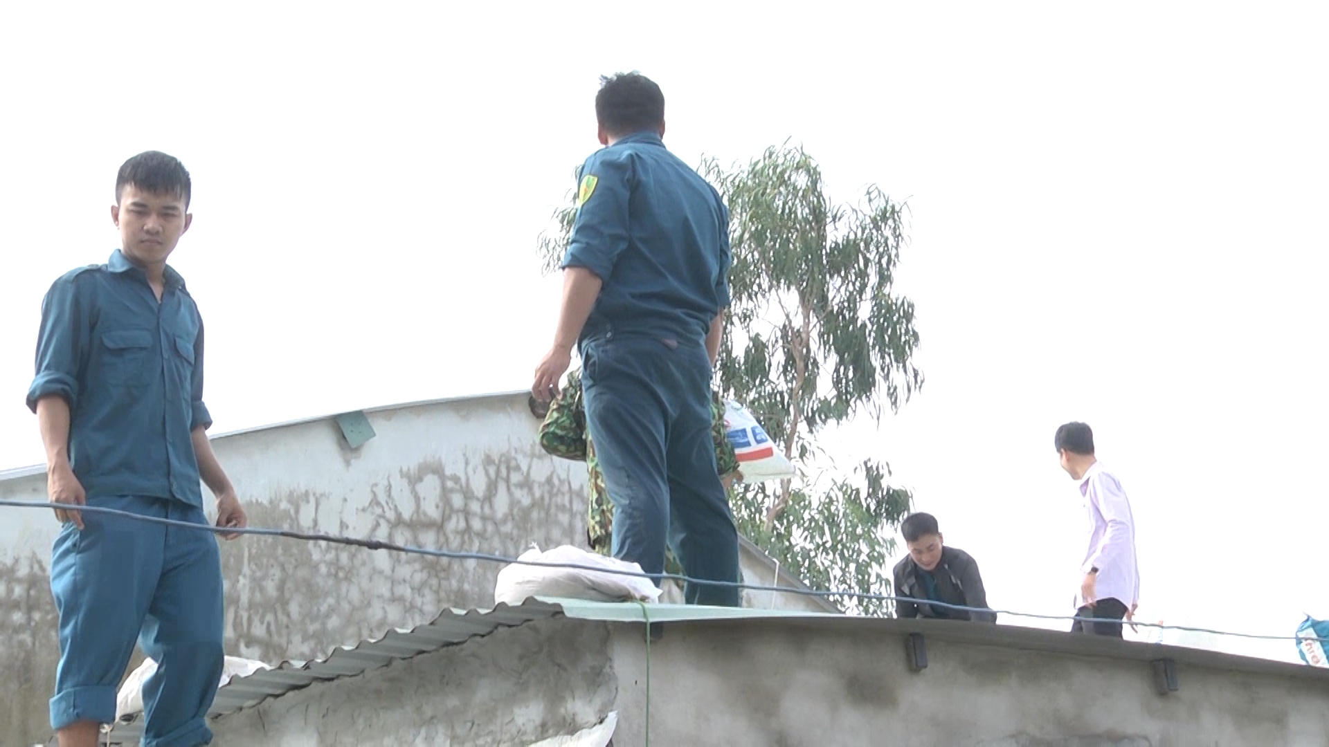 Tam Kỳ (Quảng Nam) sơ tán khẩn cấp 9.700 dân đến nơi an toàn trước 17 giờ chiều nay Tam Kỳ (Quảng Nam) sơ tán khẩn cấp 9.700 dân đến nơi an toàn trước 17 giờ chiều nay