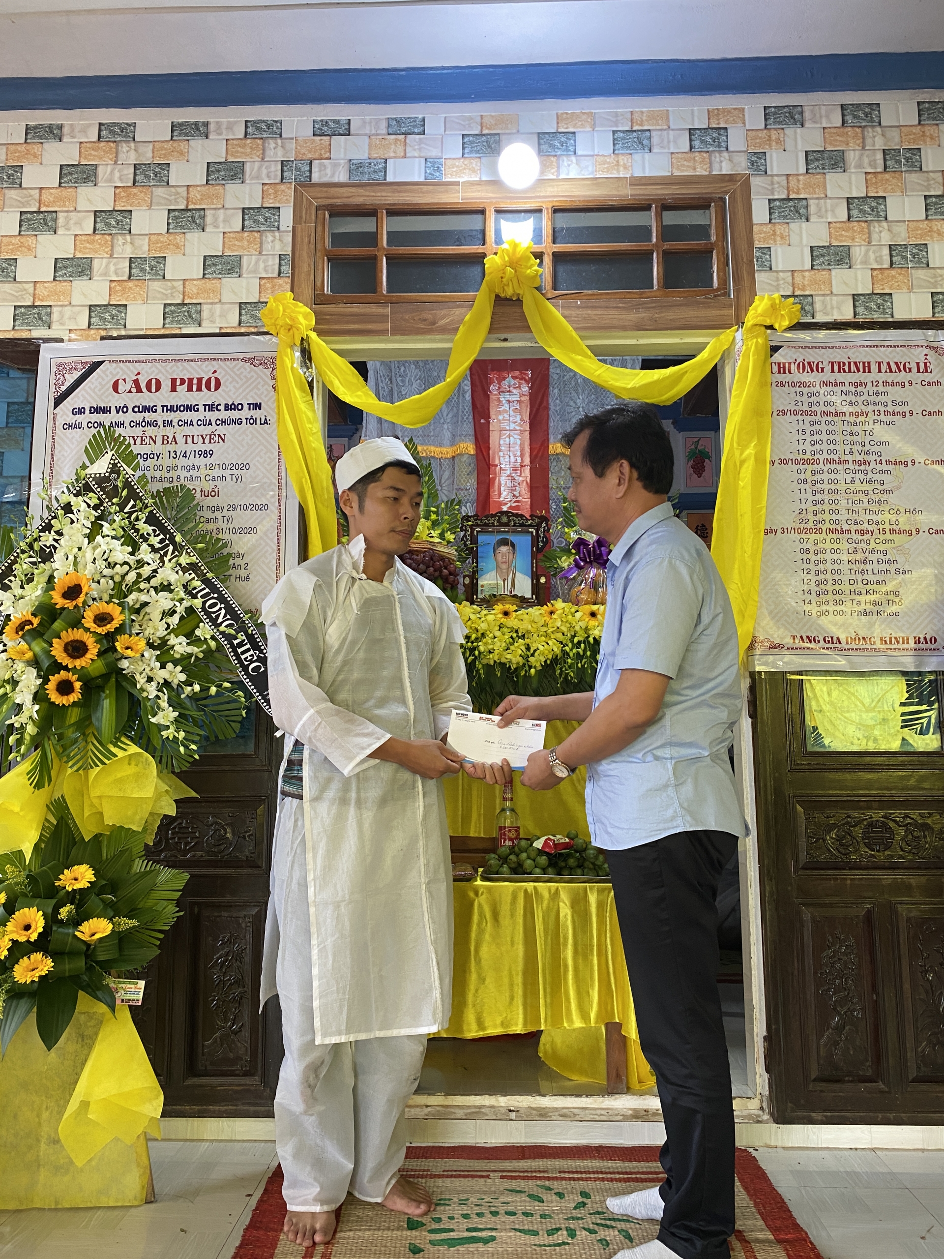 Xót xa gia cảnh của các nạn nhân vụ sạt lở đất tại thủy điện Rào Trăng 3 Xót xa gia cảnh của các nạn nhân vụ sạt lở đất tại thủy điện Rào Trăng 3