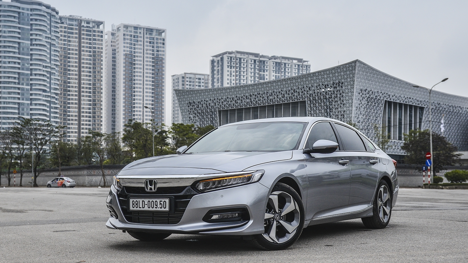 Đánh giá Honda Accord 2019: "Đắt xắt ra miếng"