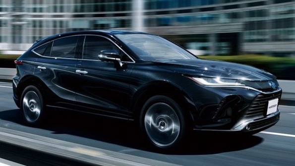 Toyota Harrier có mắt tại Singapore với giá 2,78 tỷ đồng