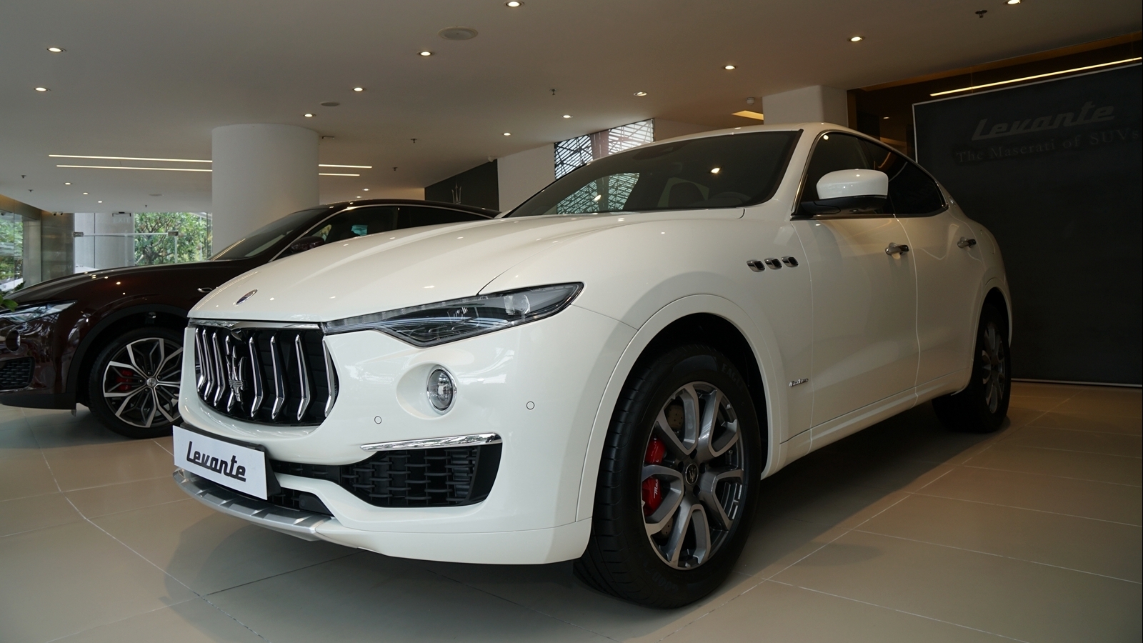 Cận cảnh Maserati Levante GranLusso với nội thất độc nhất Việt Nam