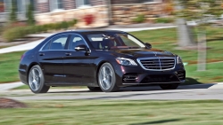 Triệu hồi hơn 10 nghìn xe siêu sang Mercedes-Maybach do... lỏng ốc