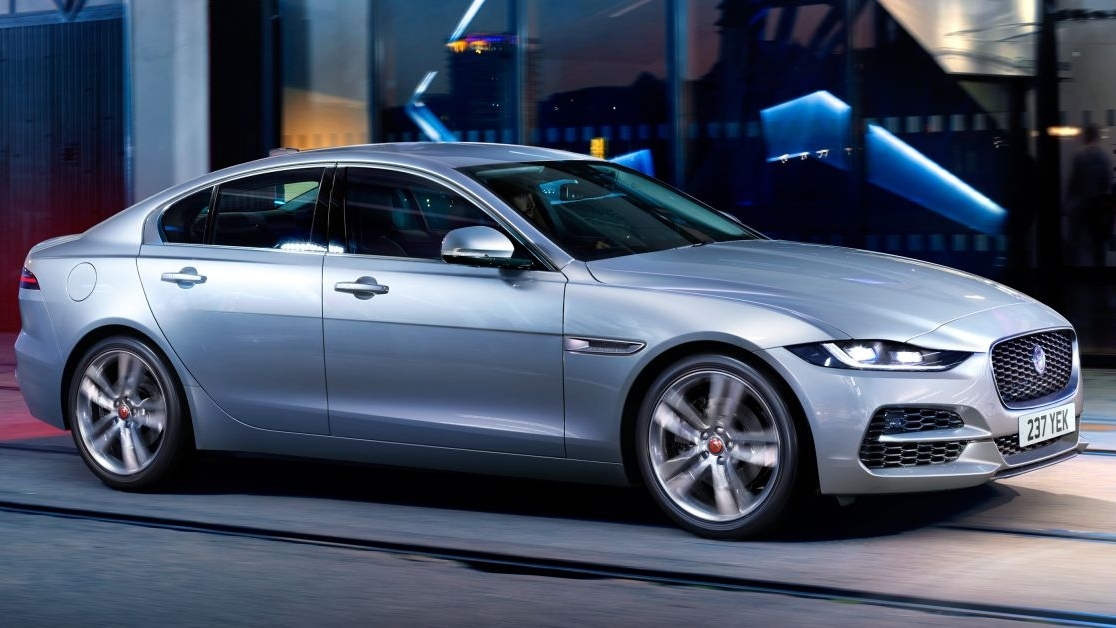 Jaguar XE 2021 được nâng cấp động cơ mới