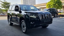 Hình thực thế Toyota Land Cruiser Prado tại Hà Nội