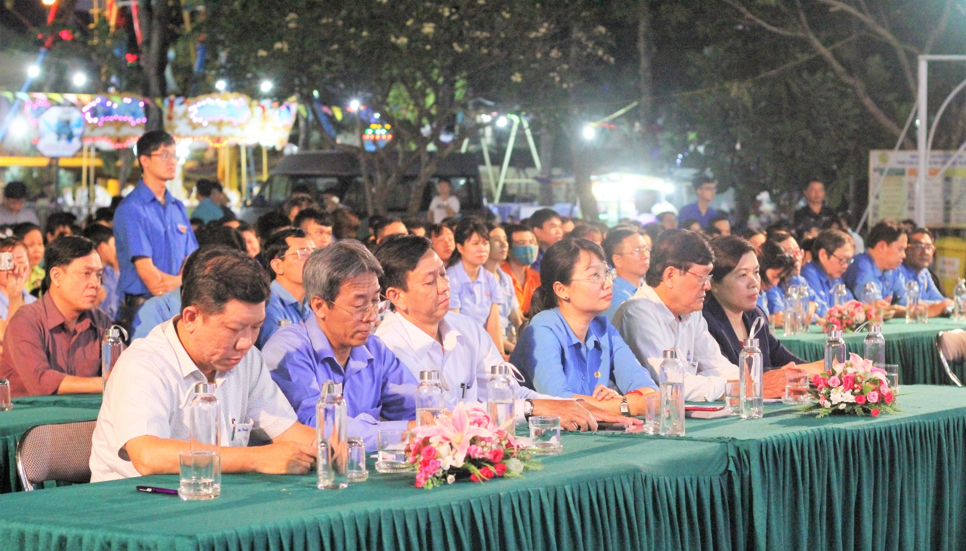 ldld tphcm tang gan 2000 tam ve tau xe cho cong nhan nguoi lao dong ve que don tet