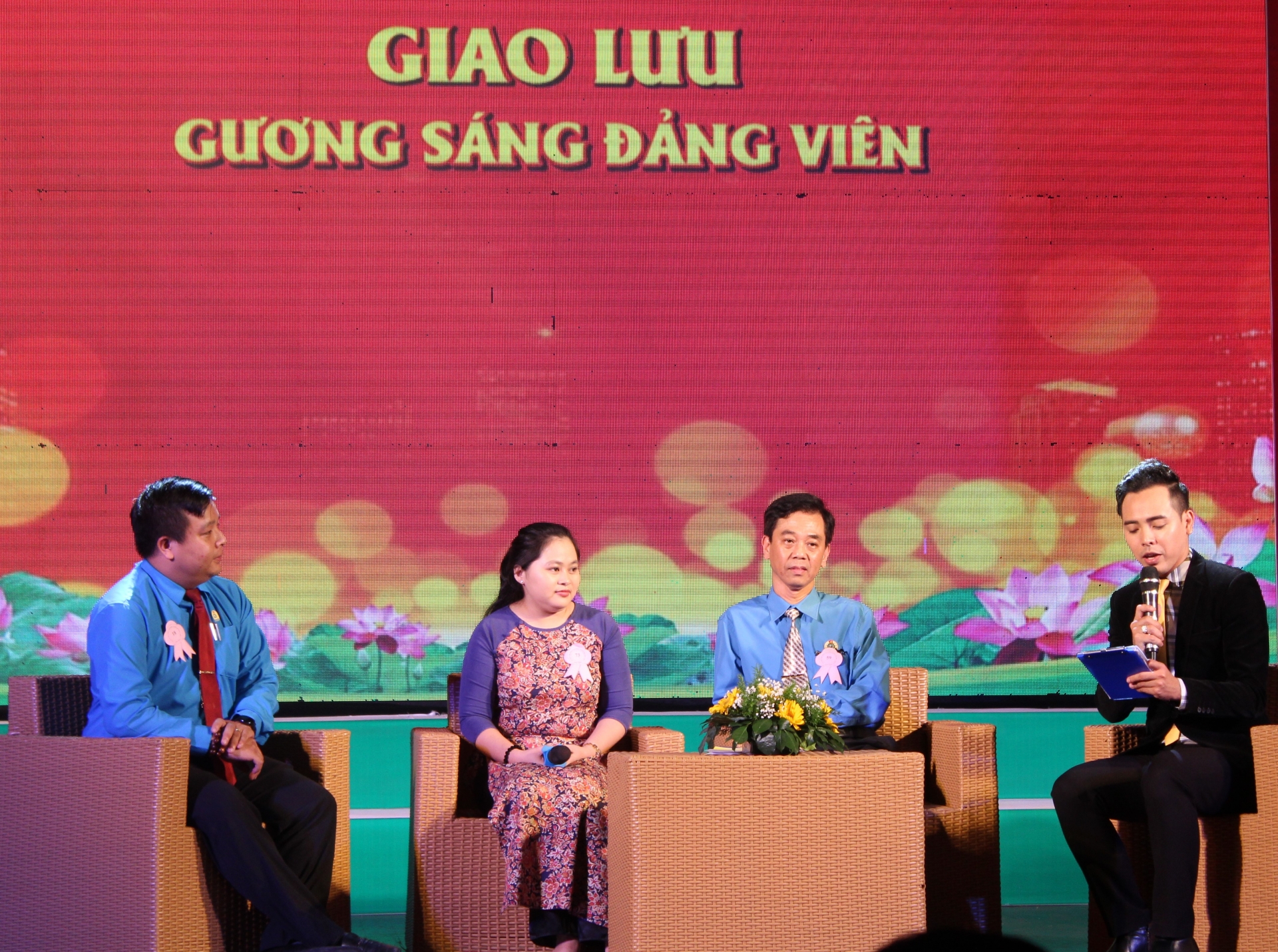 cong doan vien chuc tpho chi minh tuyen duong 90 guong sang dang vien nam 2020