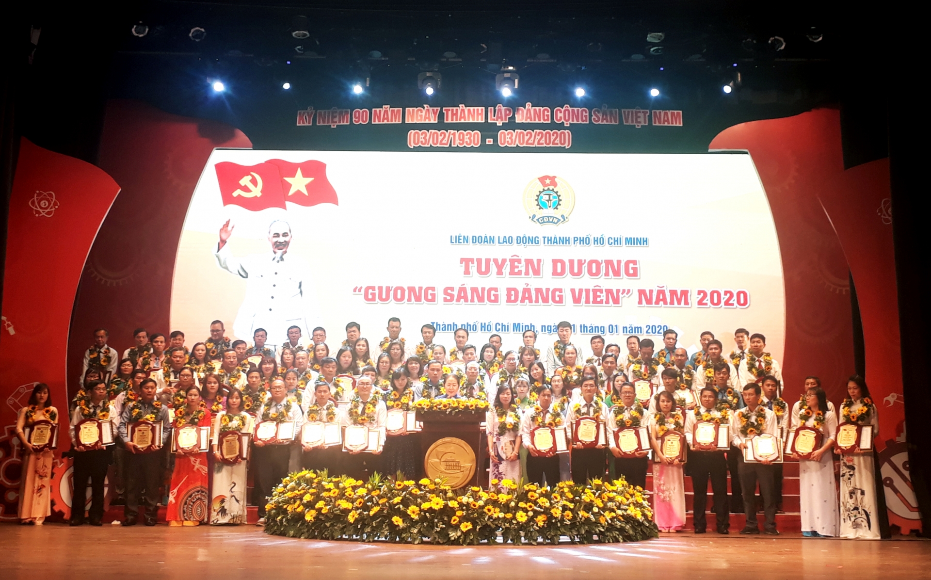 LĐLĐ TP.Hồ Chí Minh: Tuyên dương 90 “Gương sáng đảng viên” ldld tpho chi minh tuyen duong 90 guong sang dang vien