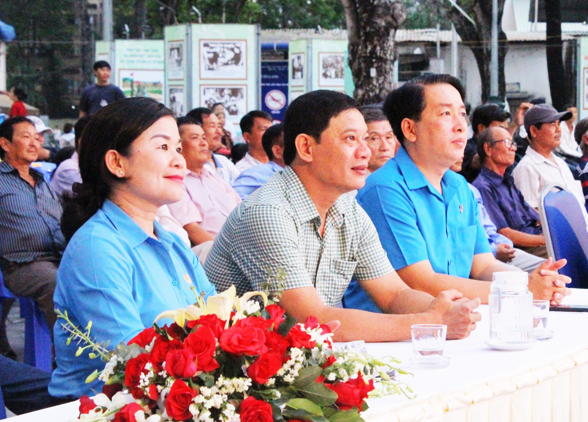 Tặng 231 phần quà cho đoàn viên nghiệp đoàn có hoàn cảnh khó khăn 2020 tang 231 phan qua cho doan vien nghiep doan co hoan canh kho khan 2020