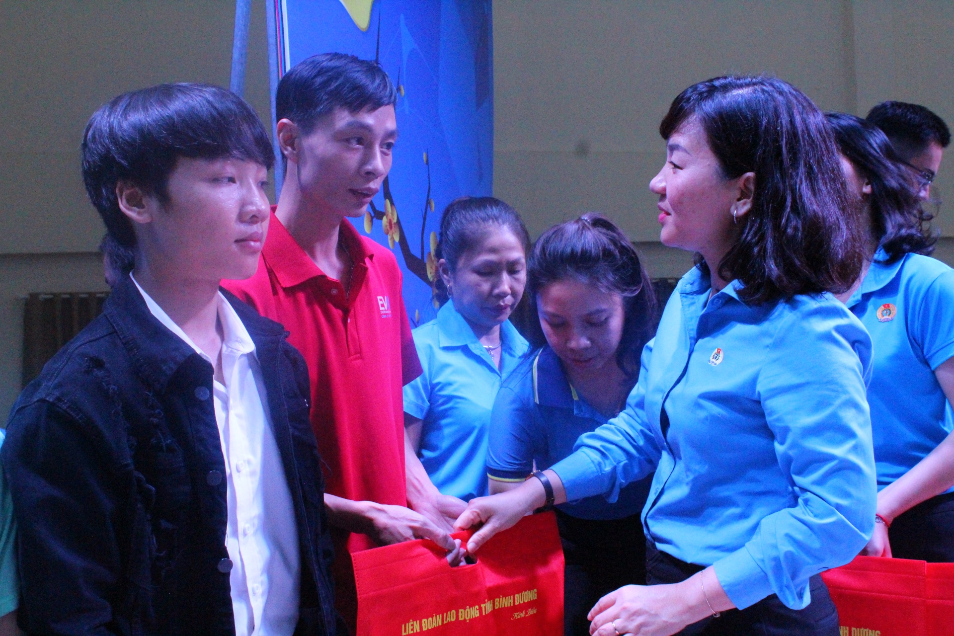 LĐLĐ Bình Dương: Ra mắt Quỹ hỗ hợ công nhân, người lao động đặc biệt khó khăn ldld binh duong ra mat quy ho ho cong nhan nguoi lao dong dac biet kho khan