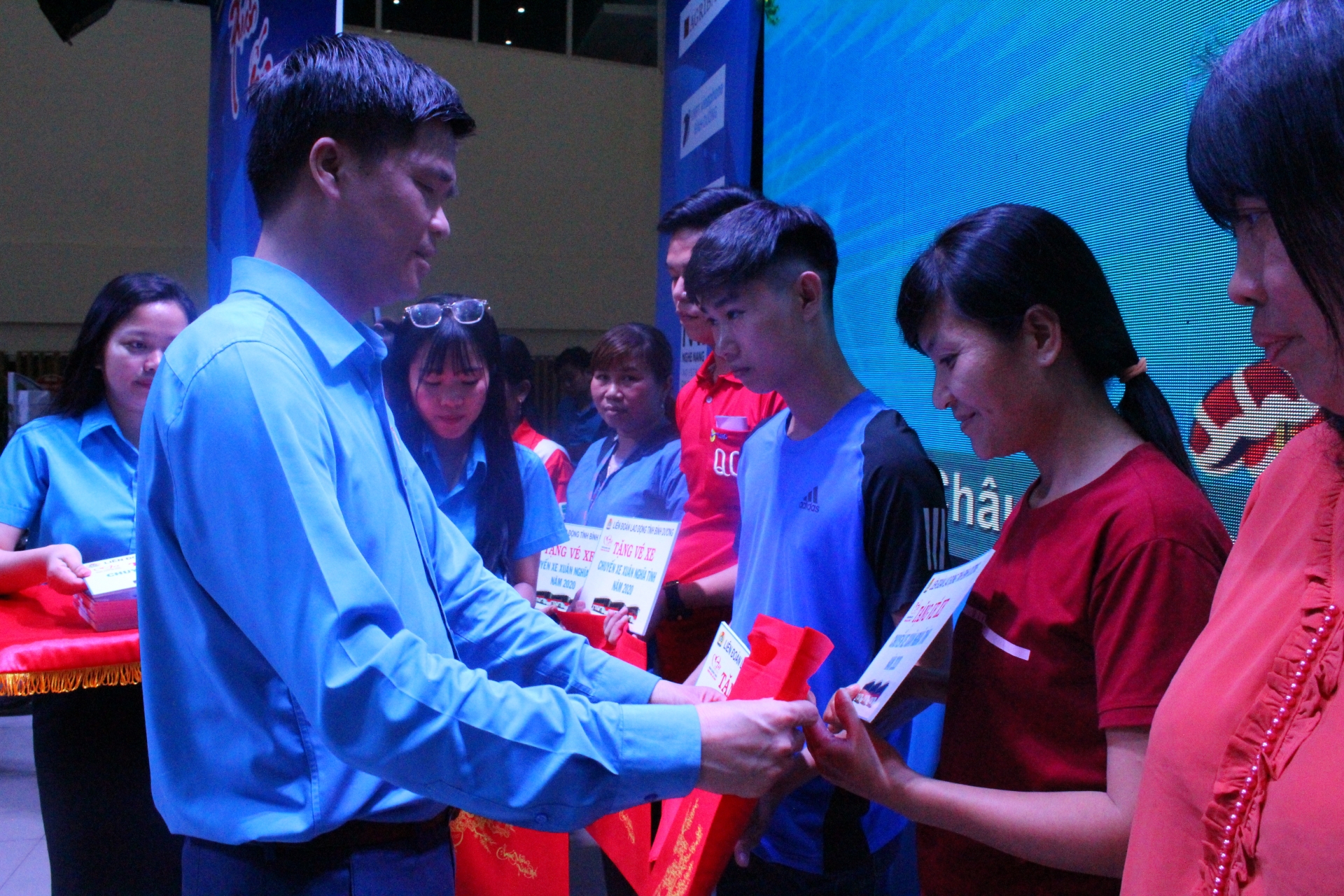 LĐLĐ Bình Dương: Ra mắt Quỹ hỗ hợ công nhân, người lao động đặc biệt khó khăn ldld binh duong ra mat quy ho ho cong nhan nguoi lao dong dac biet kho khan