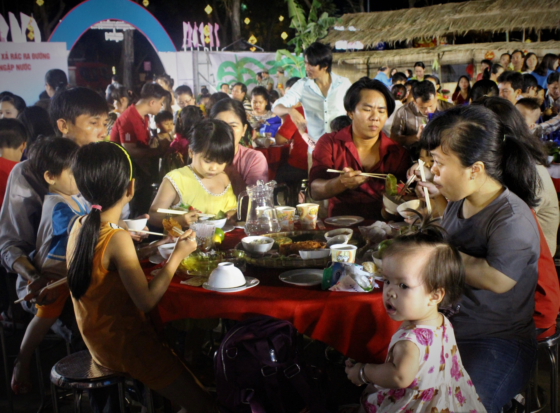 LĐLĐ TP HCM: 470 gia đình công nhân khó khăn hạnh phúc với Tết sum vầy 2020 ldld tp ho chi minh 470 gia dinh cong nhan kho khan hanh phuc voi tet sum vay 2020