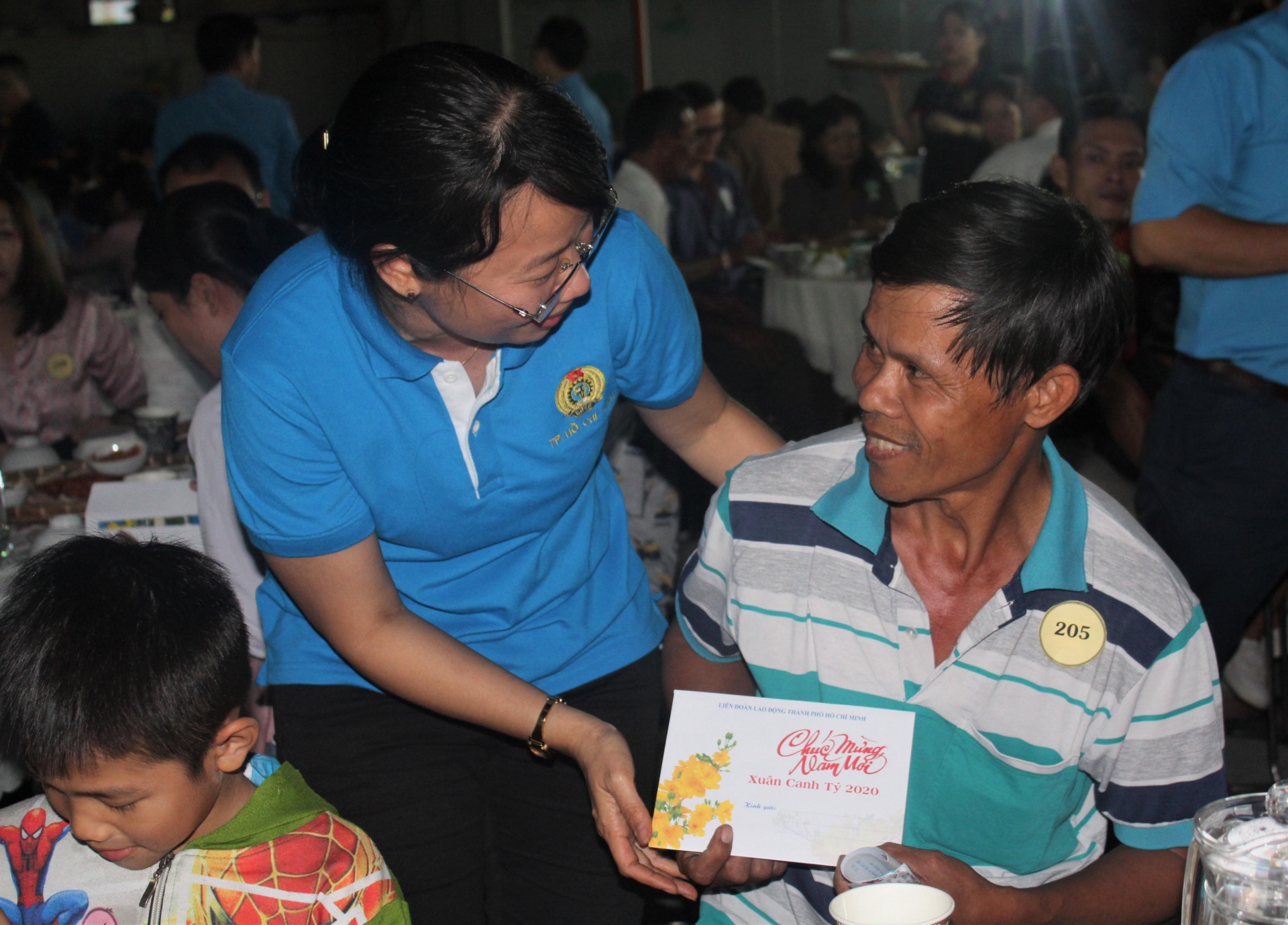 395 gia đình công nhân khó khăn cùng nhau đón "Tết sum vầy 2020" 395 gia dinh cong nhan kho khan cung nhau don tet sum vay 2020