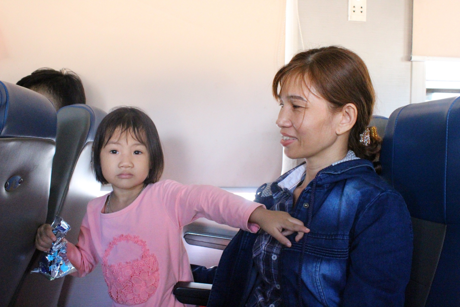 Công nhân, người lao động thỏa mong ước sum họp gia đình Tết Canh Tý 2020 cong nhan nguoi lao dong thoa mong uoc sum hop gia dinh tet canh ty 2020