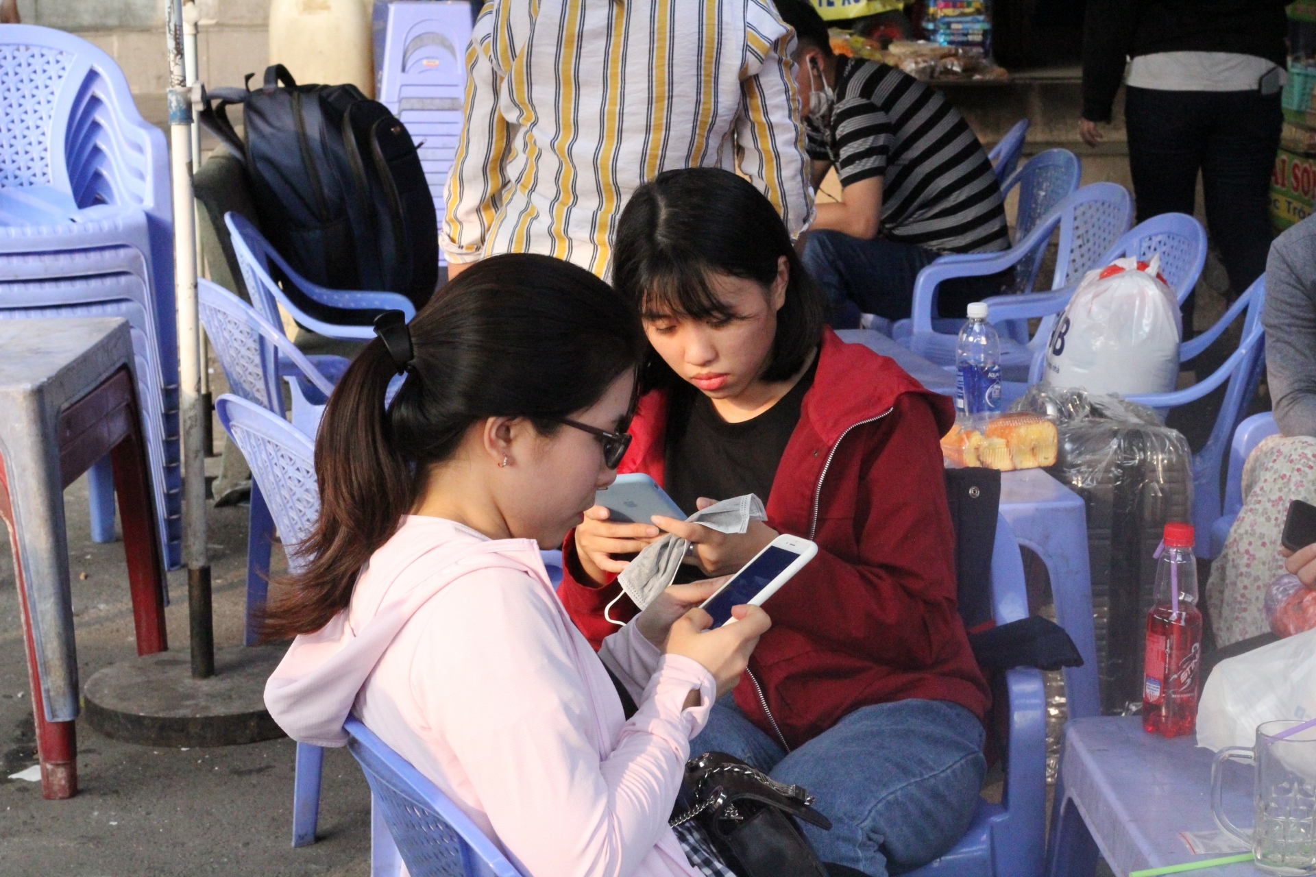 "Cám cảnh" người lao động về quê đón Tết Canh Tý tại các bến xe khách cam canh nguoi lao dong ve que don tet canh ty tai cac ben xe khach