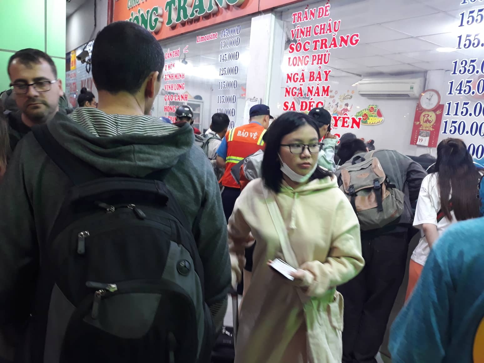 "Cám cảnh" người lao động về quê đón Tết Canh Tý tại các bến xe khách cam canh nguoi lao dong ve que don tet canh ty tai cac ben xe khach