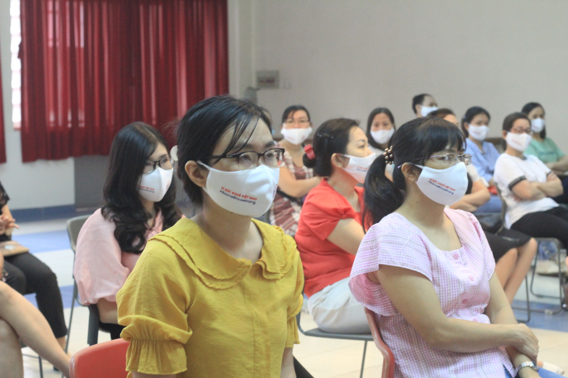 Văn hóa công sở đã thay đổi tình đồng nghiệp của chúng tôi! Văn hóa công sở đã thay đổi tình đồng nghiệp của chúng tôi!