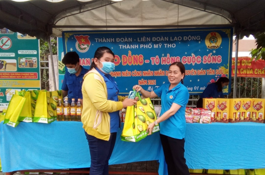 LĐLĐ TP Mỹ Tho: Chăm lo cho người lao động ăn Tết an toàn, đầy đủ, sum vầy