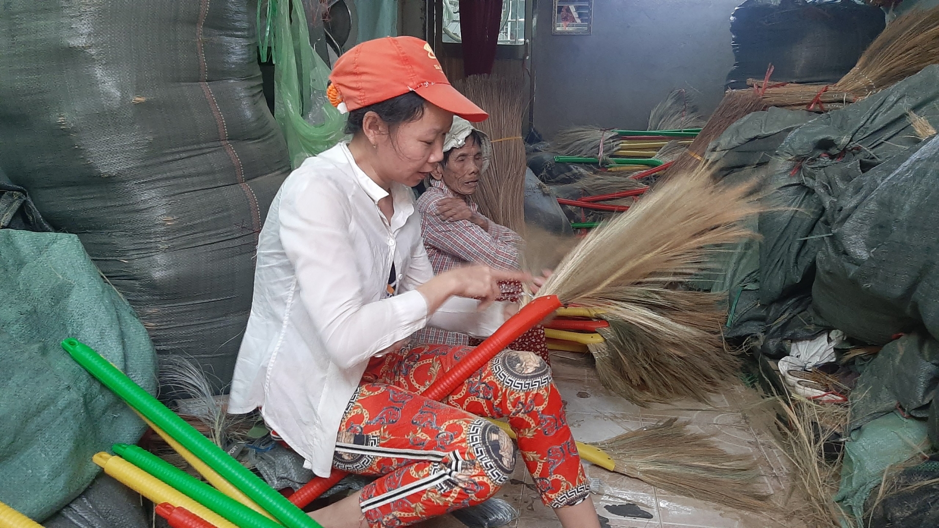 Người lao động tại làng nghề chốt đót duy nhất tại TP HCM tất bật vào vụ Người lao động tại làng nghề chốt đót duy nhất tại TP HCM tất bật vào vụ
