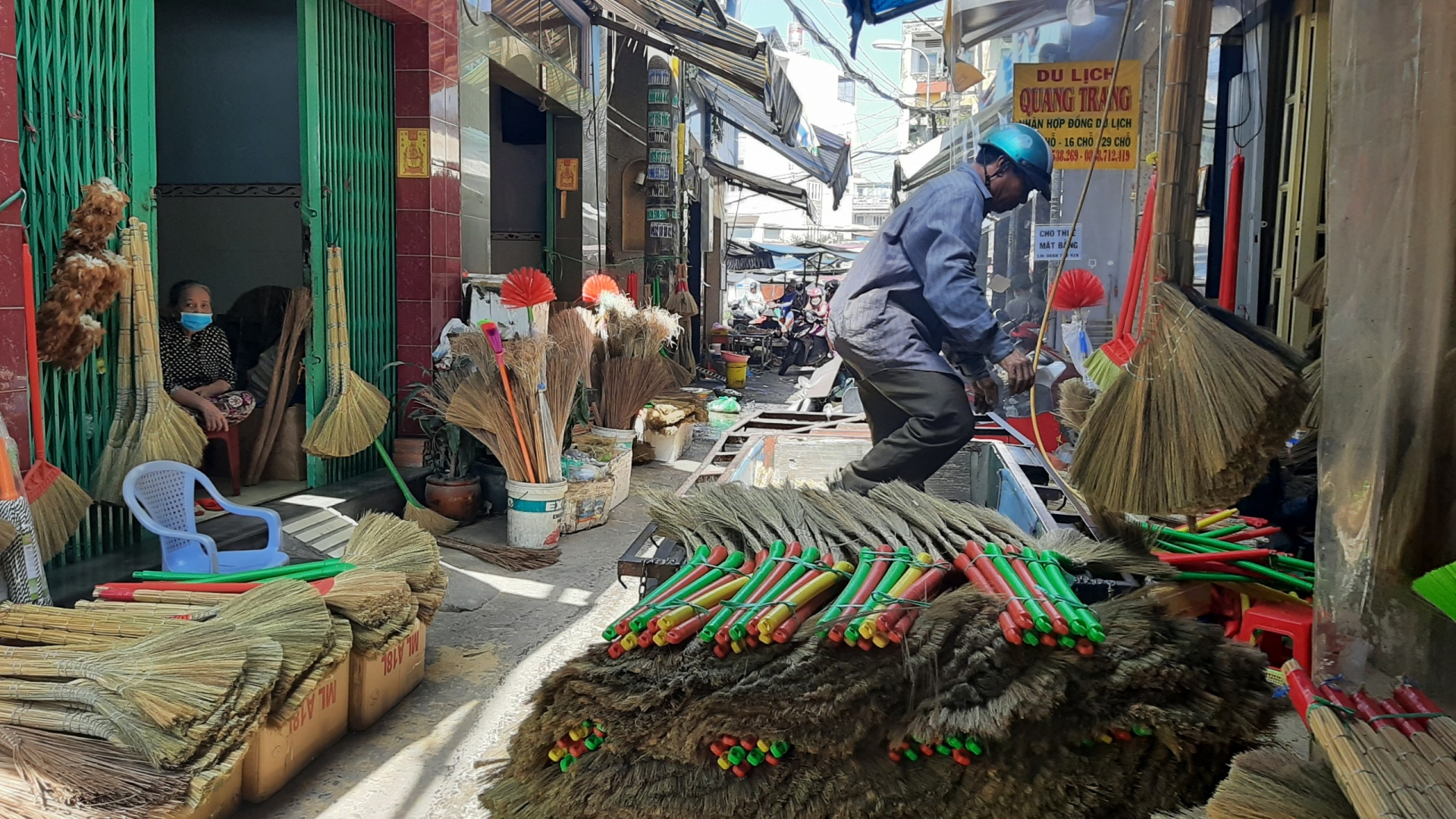 Người lao động tại làng nghề chốt đót duy nhất tại TP HCM tất bật vào vụ Người lao động tại làng nghề chốt đót duy nhất tại TP HCM tất bật vào vụ