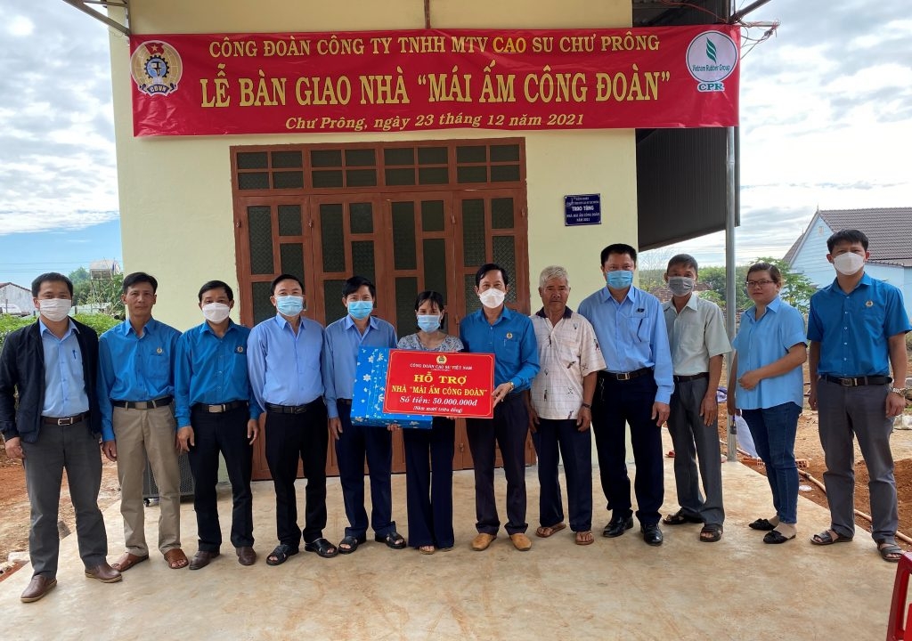 Công đoàn Cao su Việt Nam: Vượt khó chăm lo cho đoàn viên, người lao động