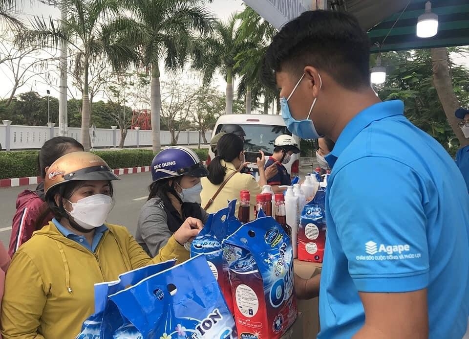 LĐLĐ Long An mở nhiều gian hàng bình ổn giá phục vụ đoàn viên, người lao động sắm Tết LĐLĐ Long An mở nhiều gian hàng bình ổn giá phục vụ đoàn viên, người lao động sắm Tết