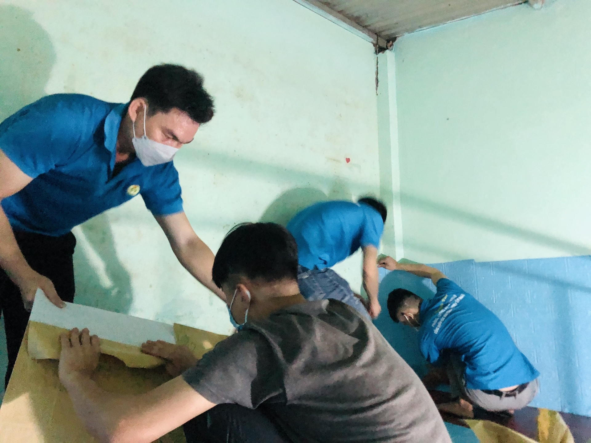 Công đoàn Bình Dương chăm lo, trang trí nhà đón Tết cho con công nhân mồ côi