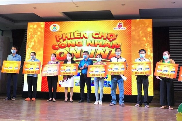 Linh hoạt hình thức chăm lo Tết cho người lao động để phòng, chống dịch Covid-19 Linh hoạt hình thức chăm lo Tết cho người lao động để phòng, chống dịch Covid-19