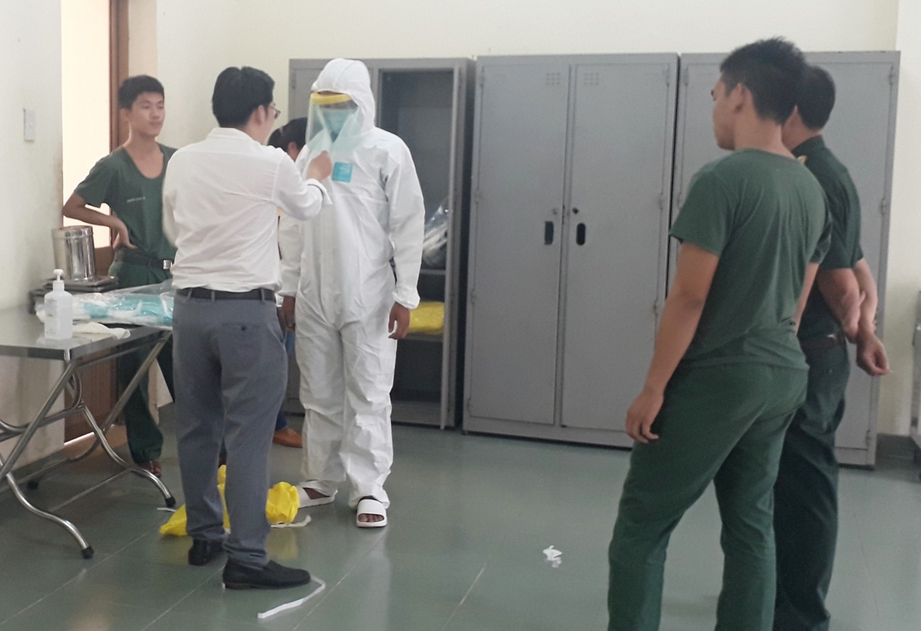 Bệnh viện dã chiến phòng dịch virus corona đầu tiên tại TP.HCM chính thức hoạt động benh vien da chien phong dich virus corona dau tien tai tphcm chinh thuc hoat dong