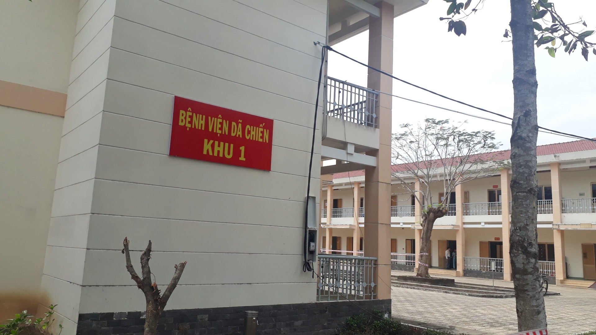 Bệnh viện dã chiến phòng dịch virus corona đầu tiên tại TP.HCM chính thức hoạt động benh vien da chien phong dich virus corona dau tien tai tphcm chinh thuc hoat dong