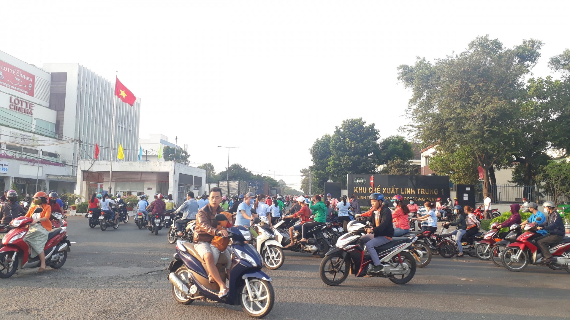 Công nhân KCN tại TP.HCM luôn tỉnh táo tiếp nhận thông tin về virus Corona cong nhan kcn tai tphcm luon tinh tao tiep nhan thong tin ve virus corona